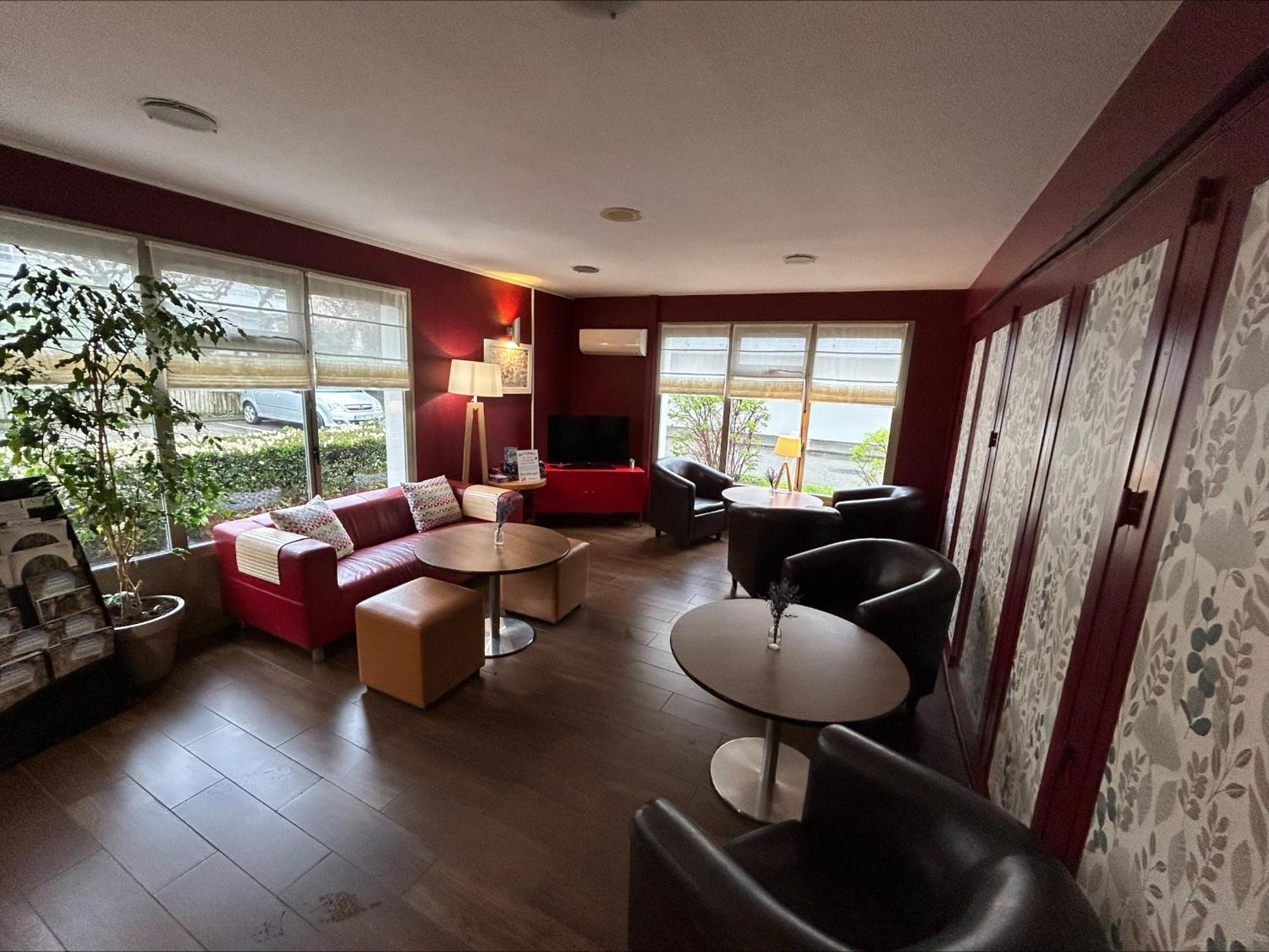 Campanile Montelimar Nord - A7 Sortie 17 Hotel Les Tourrettes Exterior photo